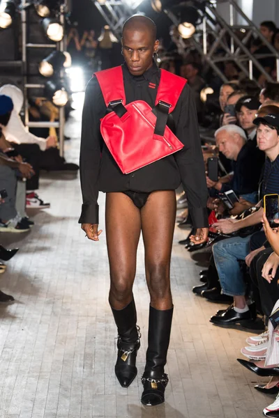 Look 30